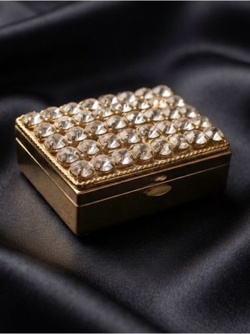 Vintage Gold Crystal Compact Pill Box - Elegant Women's Jewelry Accessory